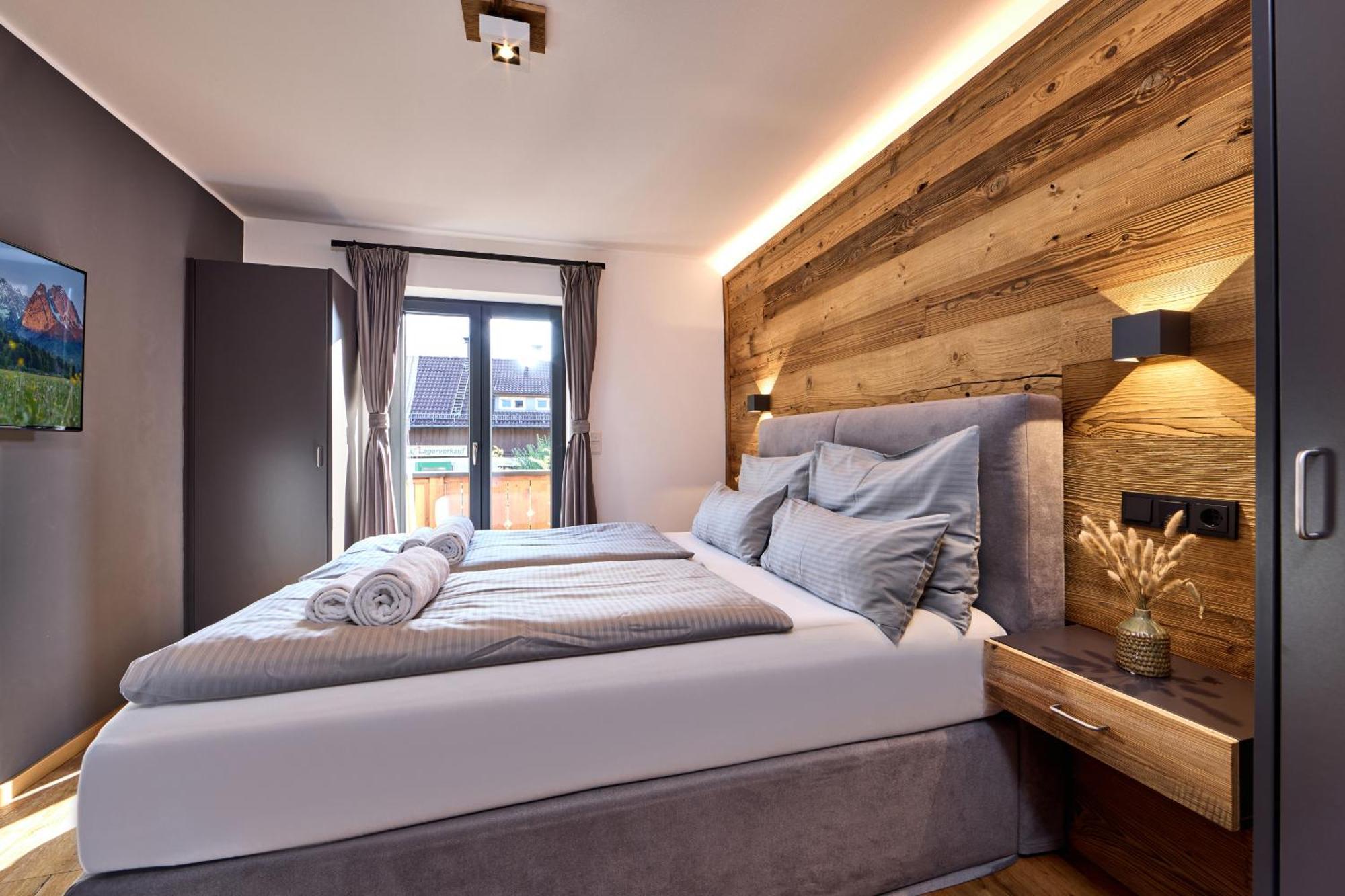 Apartment Wood&Stone Alpi การ์มิช-พาร์เทนเคียร์เชน ภายนอก รูปภาพ